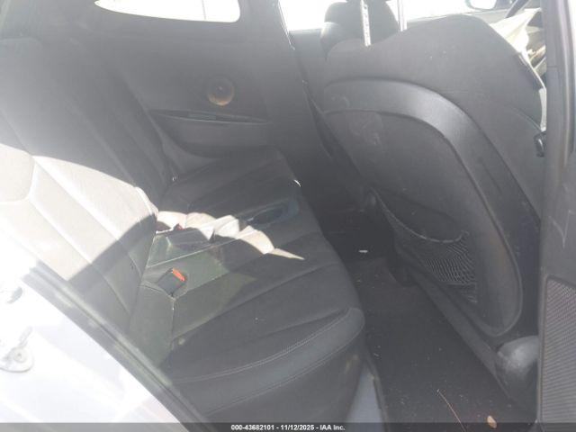 Hyundai VELOSTER Image 11