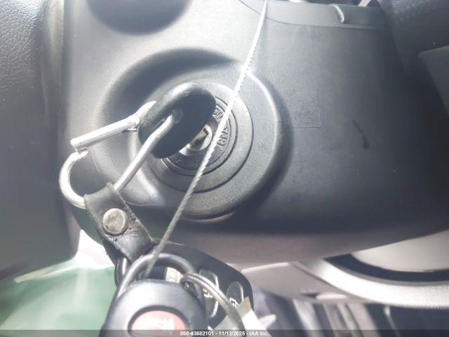 Hyundai VELOSTER Image 16