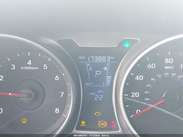 Hyundai VELOSTER Image 2