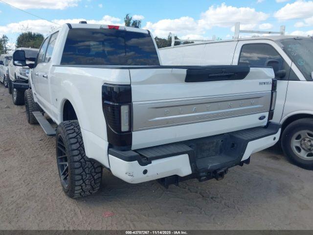 Ford F-250 Platinum Image 9