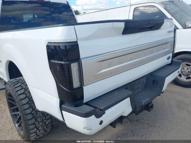 Ford F-250 Platinum Image 10