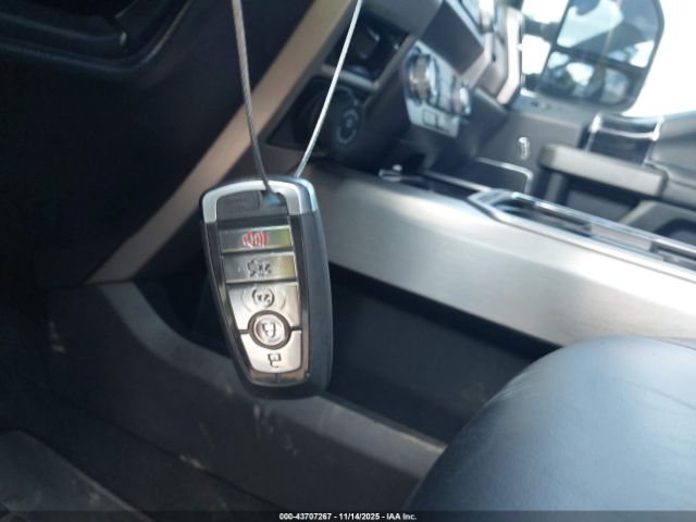 Ford F-250 Platinum Image 8