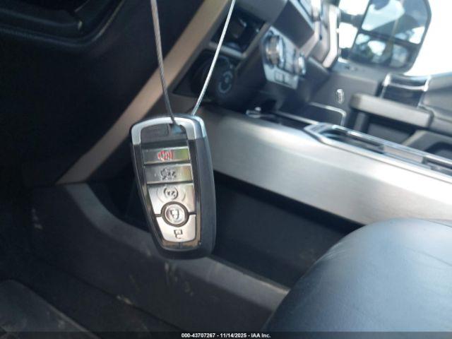 Ford F-250 Platinum Image 8