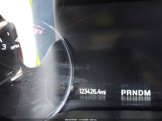 Ford F-250 Platinum Image 16