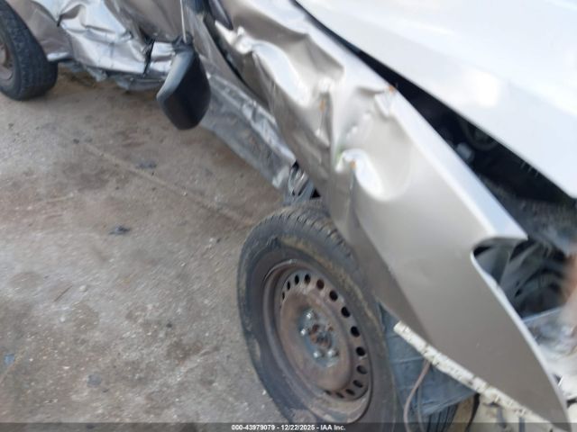 Nissan Rogue S Image 9