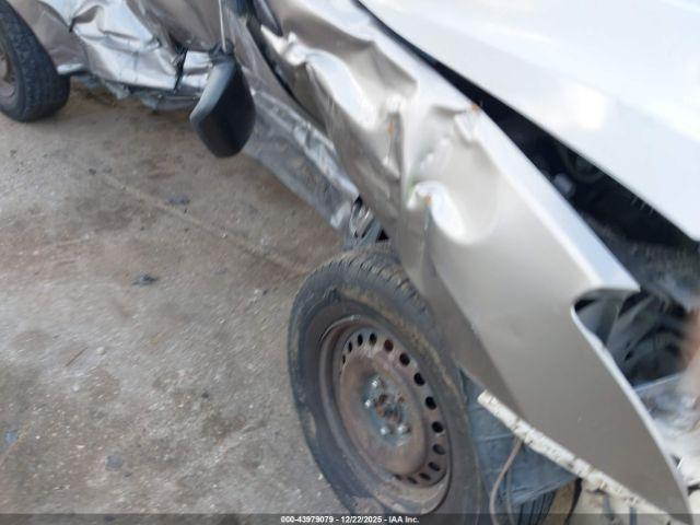 Nissan Rogue S Image 9