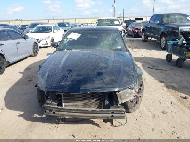 Ford Mustang V6 Image 12