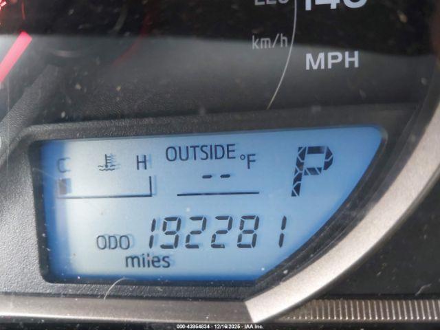 Toyota RAV4 Le Image 12