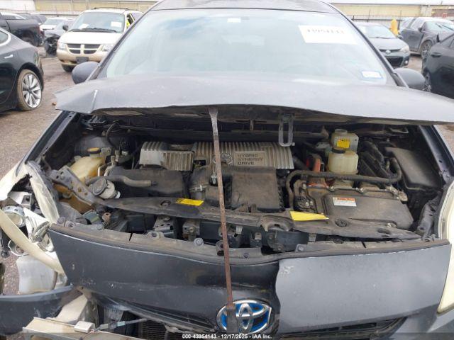 Toyota Prius Two Image 6