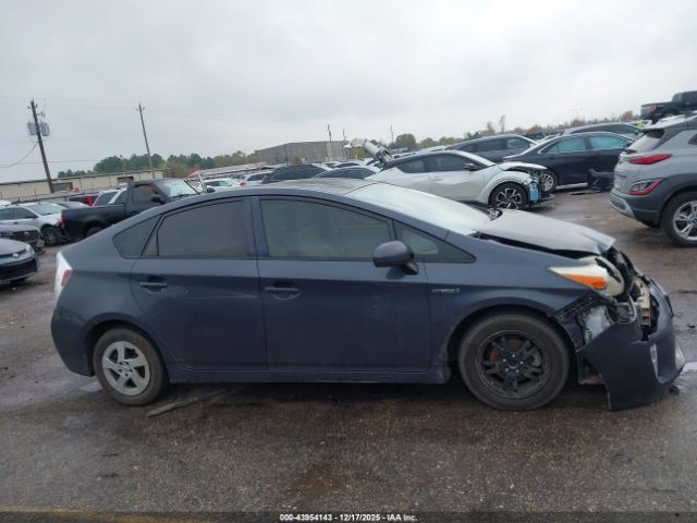Toyota Prius Two Image 10