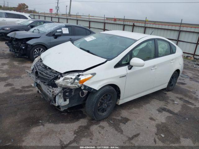 Toyota Prius Four Image 3