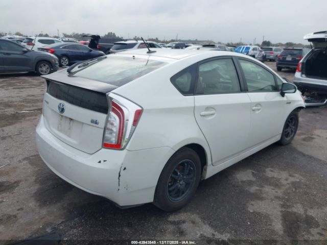 Toyota Prius Four Image 7