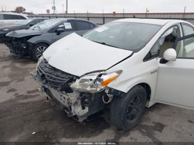 Toyota Prius Four Image 4