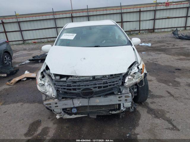 Toyota Prius Four Image 8