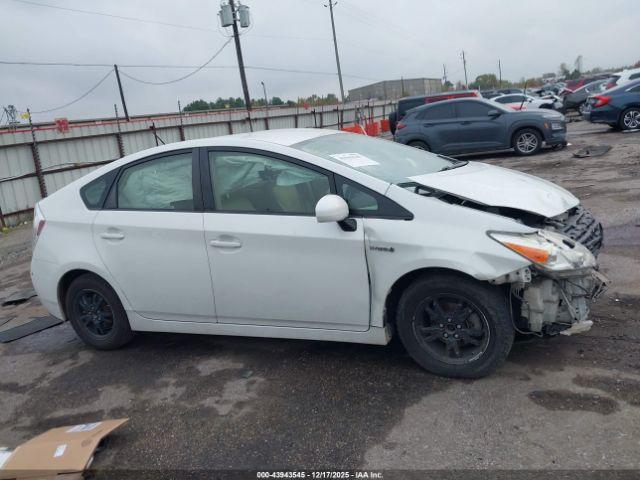 Toyota Prius Four Image 14