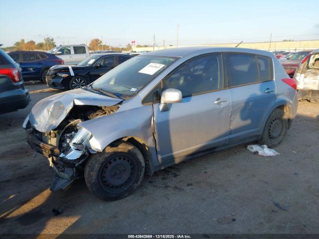Nissan Versa 1.8s Image 2