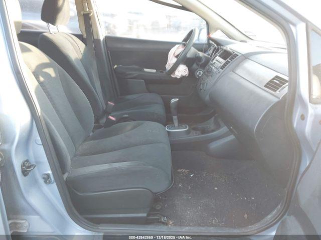 Nissan Versa 1.8s Image 4
