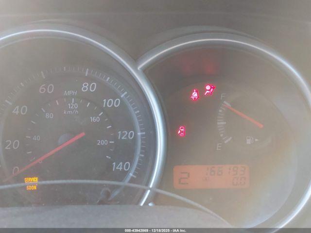 Nissan Versa 1.8s Image 11