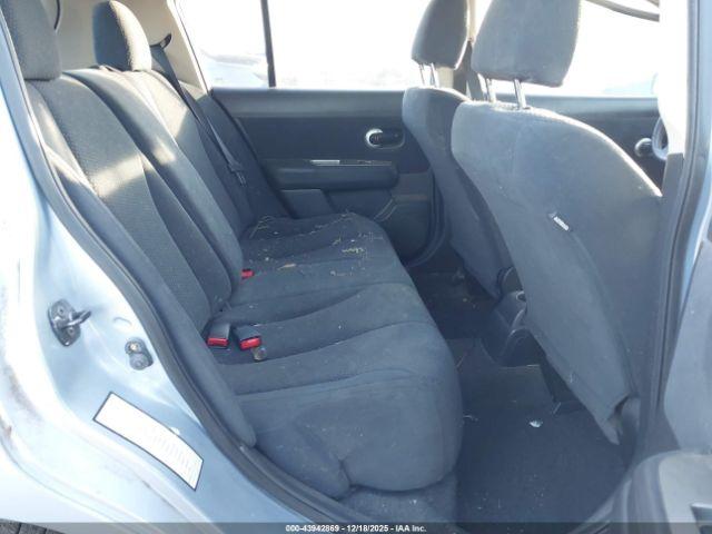 Nissan Versa 1.8s Image 9