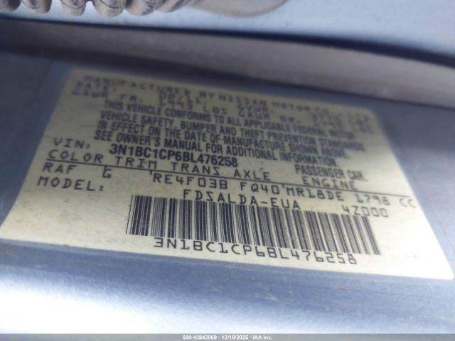 Nissan Versa 1.8s Image 15