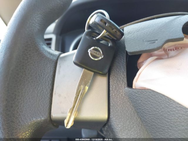 Nissan Versa 1.8s Image 8