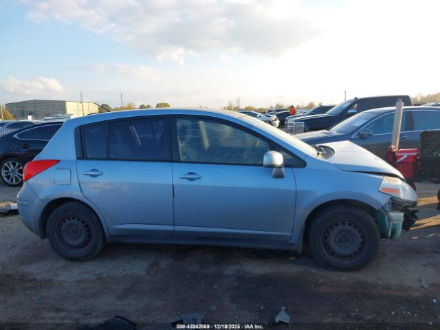 Nissan Versa 1.8s Image 7
