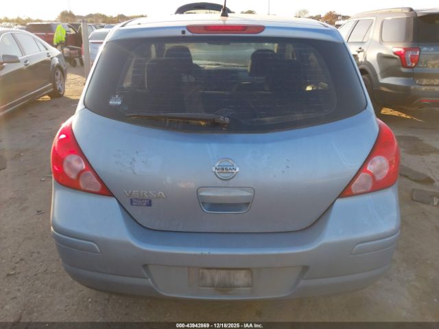 Nissan Versa 1.8s Image 14