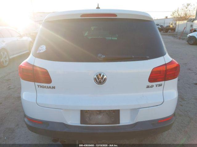 Volkswagen Tiguan S Image 16