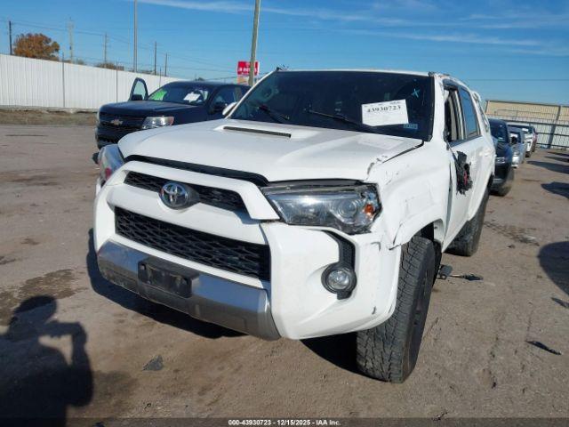 Toyota 4Runner Trd Off Road Image 8