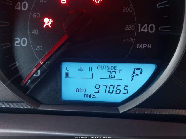 Toyota RAV4 Le Image 6