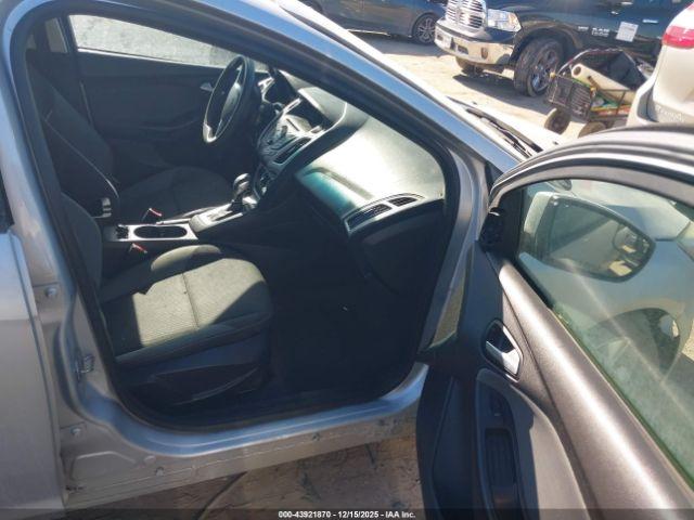 Ford Focus Se Image 9