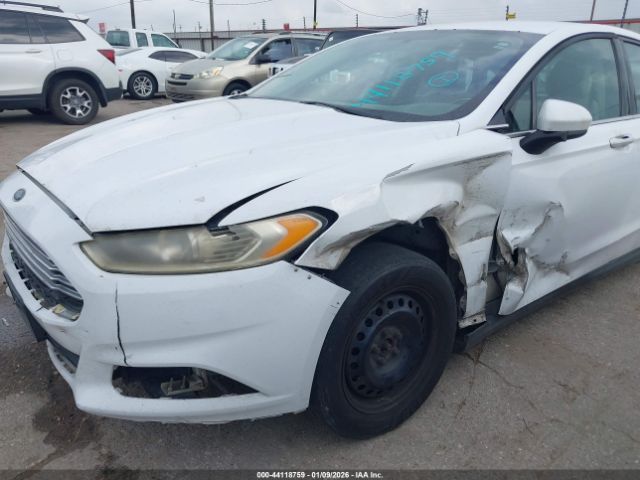 Ford Fusion S Image 2