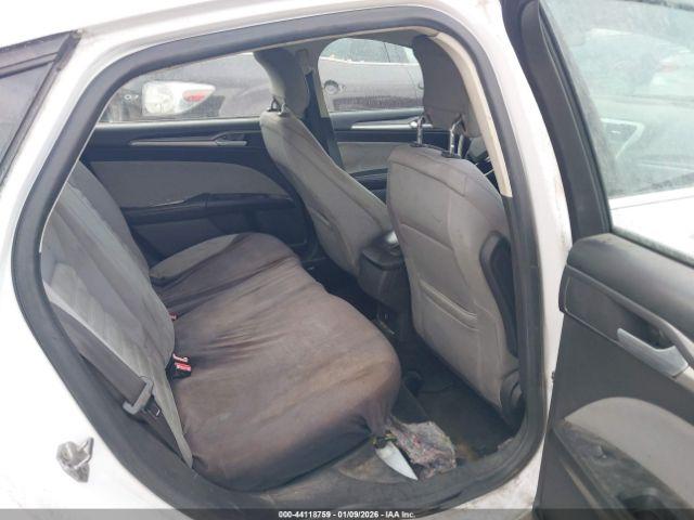 Ford Fusion S Image 14