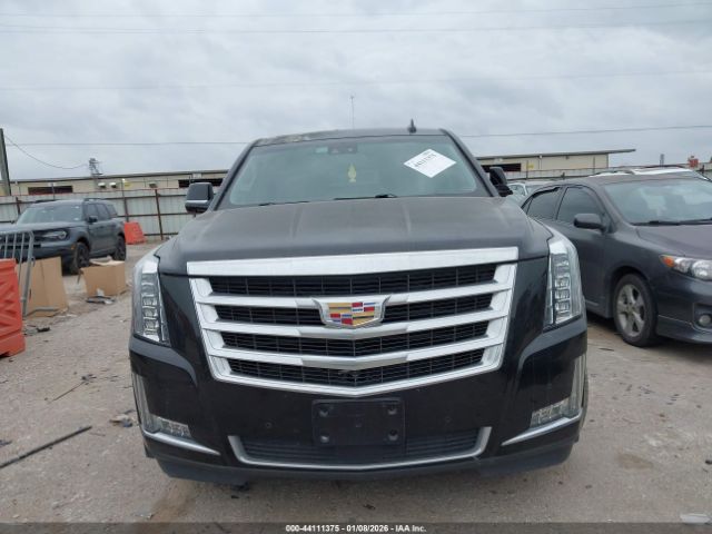 Cadillac Escalade Luxury Image 15
