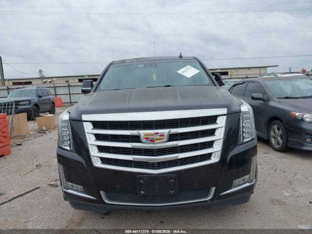 Cadillac Escalade Luxury Image 15