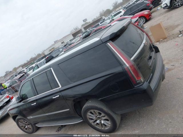 Cadillac Escalade Luxury Image 12