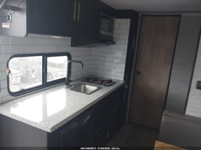 Springdale Mini 180 Image 4