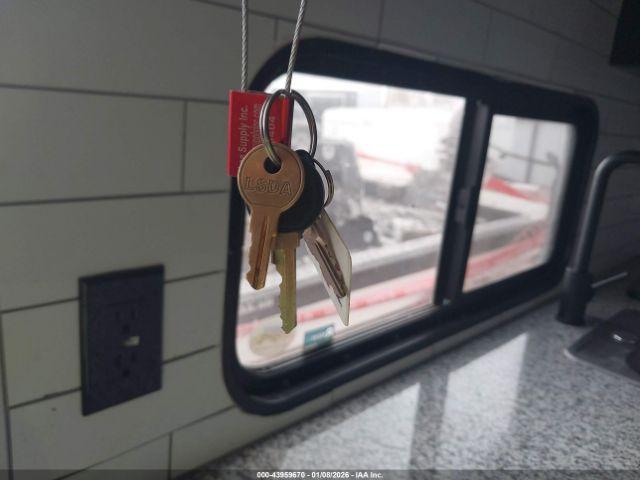 Springdale Mini 180 Image 10