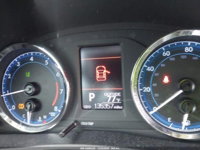 Toyota Corolla L Image 6