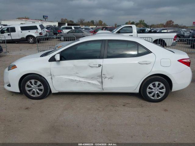 Toyota Corolla L Image 12