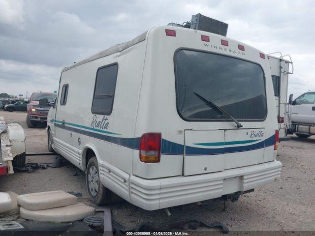 Winnebago Rialta Motorhome Image 3