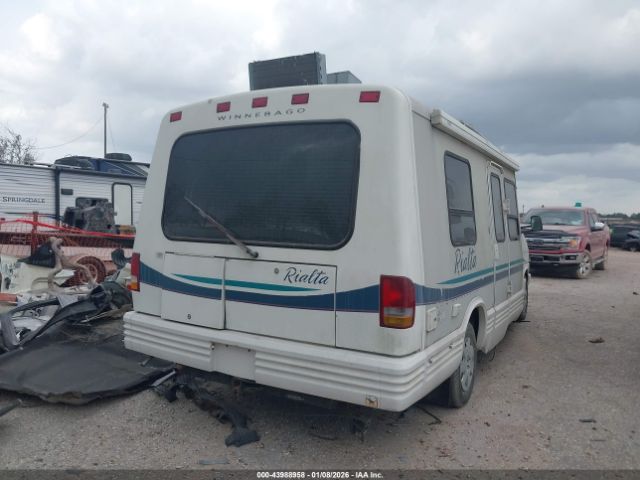 Winnebago Rialta Motorhome Image 4