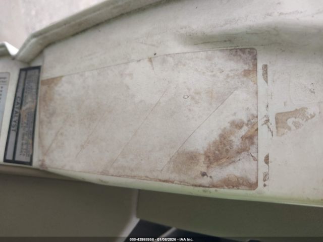 Winnebago Rialta Motorhome Image 8