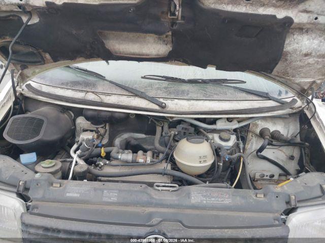 Winnebago Rialta Motorhome Image 11