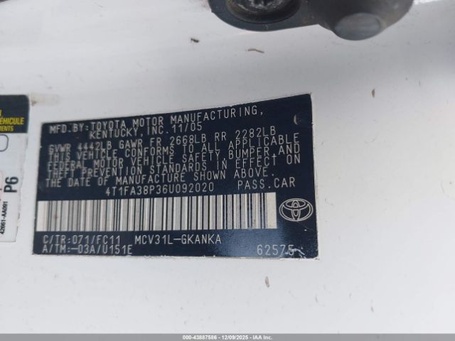 Toyota Camry Se Image 10