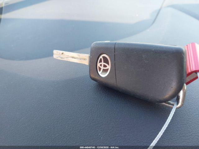 Toyota Corolla Le Image 4