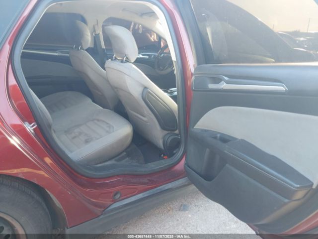 Ford Fusion S Image 15