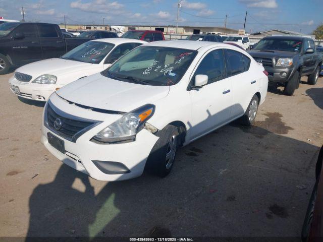 Nissan Versa Image 9
