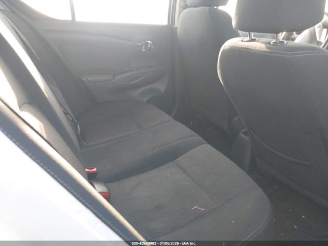 Nissan Versa Image 3