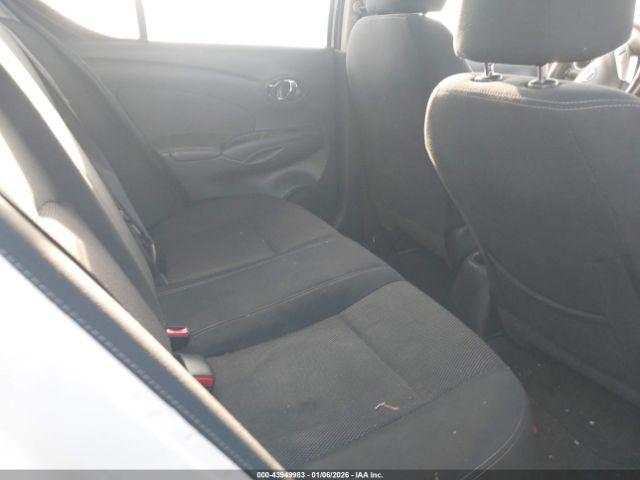 Nissan Versa Image 3